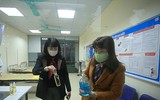 Hà Nội: Học sinh được đo nhiệt độ, sát khuẩn tay trước khi vào lớp học
